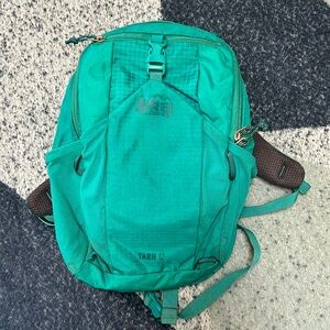 REI youth TARN 12 backpack